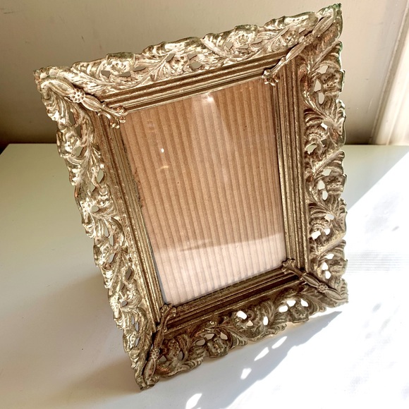 Vintage 1960’s Ornate Whitewashed Brass Filigree Picture Frame for 5”x7” Photo - Picture 1 of 3